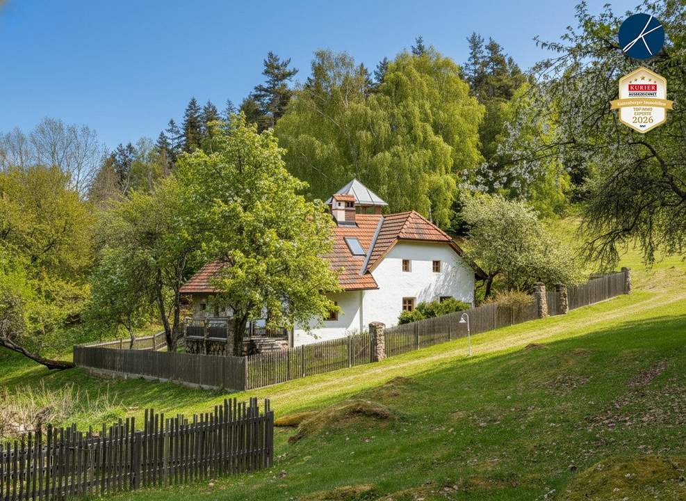 Einzellage: Idyllisches Landhaus mit ca. 9ha Wald und Teich