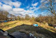 Exklusives Baugrundstück in einzigartiger Lage mit Einreichplanung!