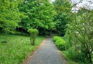 Einfamilienhaus mit parkähnlichem, großen Grundstück