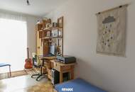 Großzügige 3-4 Zimmer Wohnung mit Tiefgaragenplatz und südseitigem Balkon im Sonnendorf