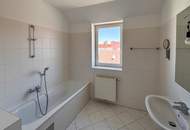 Helle Dachgeschosswohnung mit 3 Schlafzimmern, Kamin &amp; Dachterrasse