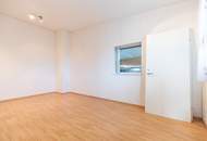 Lager und Produktionshalle mit Büro