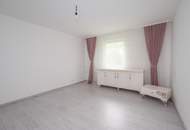Innen sanierter, unterkellerter Bungalow mit 5 Zimmern und 1531 m² Grundstück in zentraler Lage!