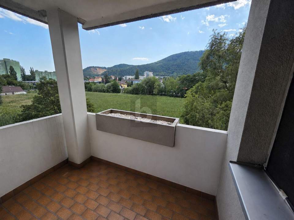 EINZIEHEN UND DEN AUSBLICK GENIEßEN