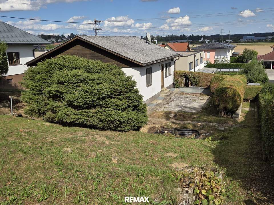 Gemütlicher AUSSICHTS-BUNGALOW mit Keller auf 1.141 m² Hanggrund in Dietach