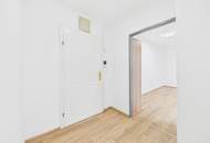 Sanierte, zentrumsnahe 2-Zimmer Dachgeschosswohnung mit Innenhof Parkplatz in der Hasnerstraße 5