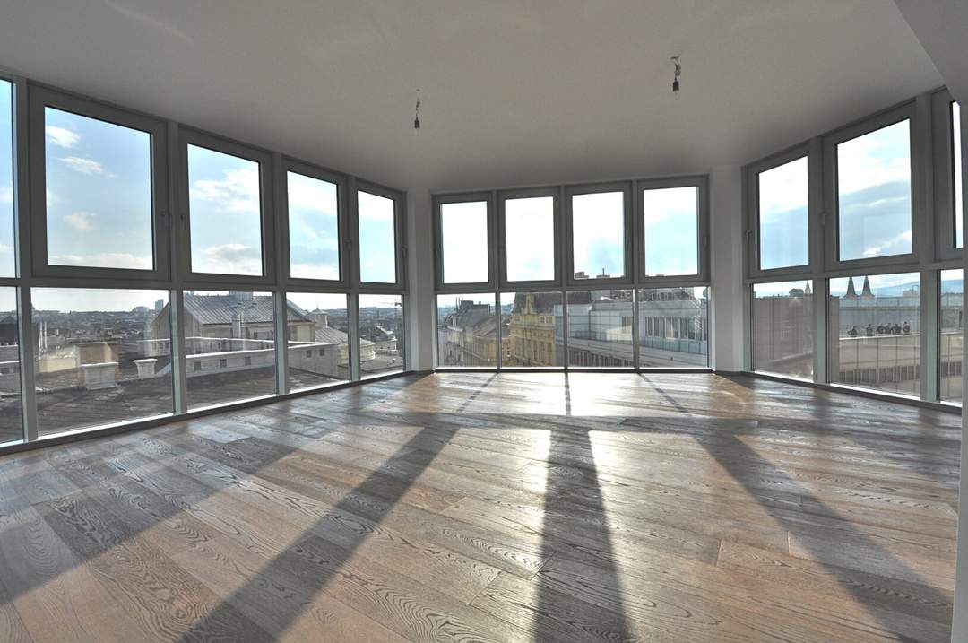 PANORAMA-Ebene über der Stadt! Dachgeschoß-Maisonette mit privater Außenfläche