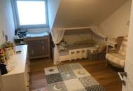 Exklusive Villa mit Pool, PV-Anlage & 4 Garagen in hochwertiger Massivbauweise (Provisionsfrei)