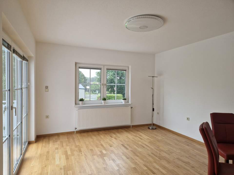 LIEBEVOLL SANIERTER BUNGALOW IN BEGEHRTER WOHNLAGE SAMT HOHER LEBENSQUALITÄT UND GUTER VERKEHRSANBINDUNG