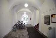 Elegante Loft-Wohnung mit Stuckdecken &amp; Intarsientüren