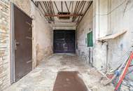 "Großzügiges Grundstück mit Altbestand"