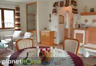 Ebenerdiges Wohnhaus inklusive Einliegerwohnung und romantischem Bauerngarten!