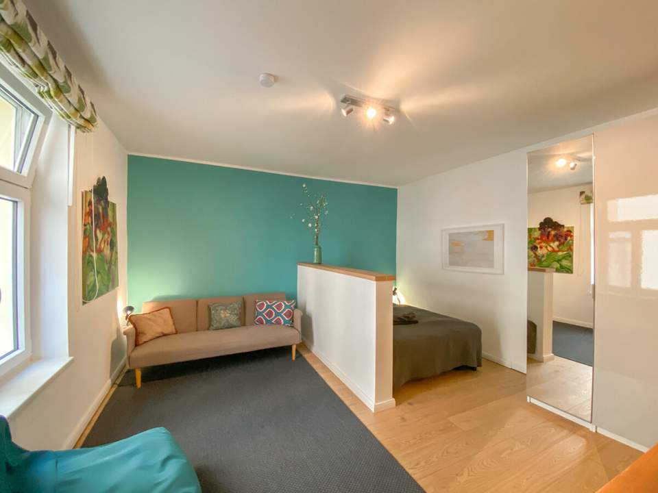 Kleines Stadthaus im Innenhof: Wohnen mit Ruhe, Charme und Privatsphäre