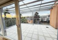 Freifläche auf zwei Terrassen mit Schönbrunnblick und Blick auf Steinhofkirche: neu sanierte und klimatisierte 2-Zimmer-Wohnung!