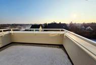 3 Zimmer. 3 Terrassen. Ein Zuhause! Genial - Lebens(t)raum Erfüller im Grünen - Klimaaktiv Bronze! Ab ins Dachgeschoss / Viel Lebensqualität! Wärmepumpe und Solaranlage + Naturnahe Gewässer ums Eck!