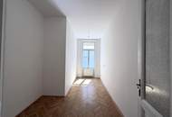 Großzügige 5-Zimmer-Altbauwohnung mit Balkon // Spacious 5-Room Period Apartment with Balcony //