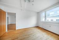 Nächst Währinger Park ! Lichtdurchflutete 2-Zimmer-Wohnung mit separater Küche | 4. OG | Viel Helligkeit und Stauraum | Sofort bezugsbereit