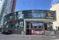 360 TOUR // DC BOX-LOKAL IN TOPLAGE