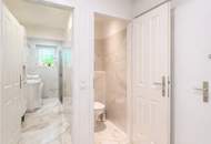 Stilvolle 3-Zimmer-Neubauwohnung in absoluter Ruhelage mit Innenhof-Garten & optionalem Parkplatz