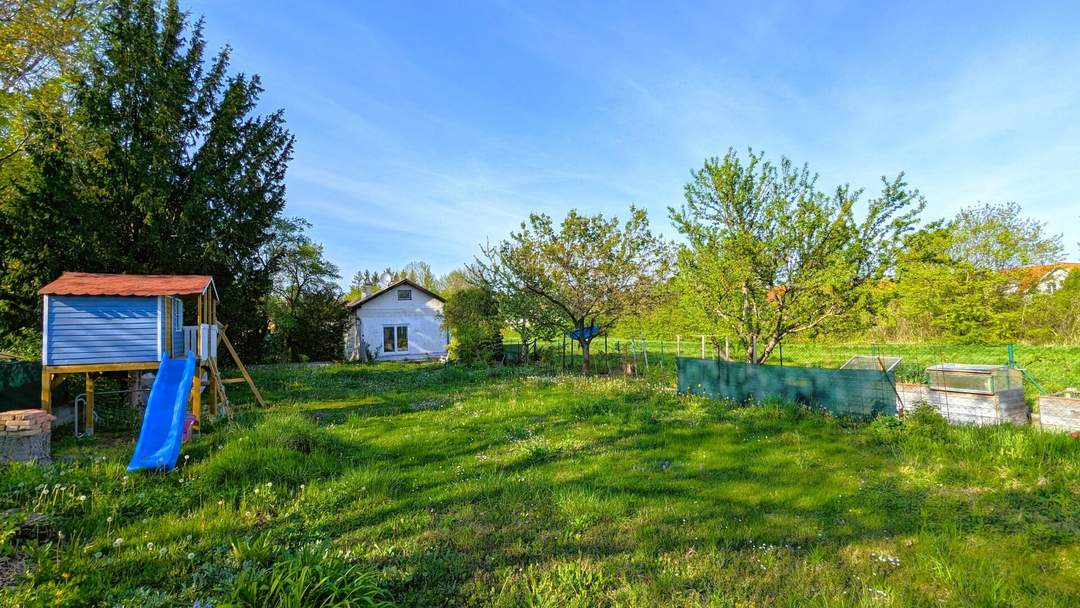 Bad Vöslau! Baugrundstück zum Kauf mit großem Garten!