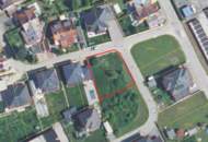 Aufgeschlossenes Eckgrundstück am Stadtrand von Enns ohne Bauzwang