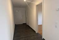 Neuer Preis: Schicke 2-Zimmer-Wohnung mit Terrasse nahe See (provisionsfrei für den Käufer)