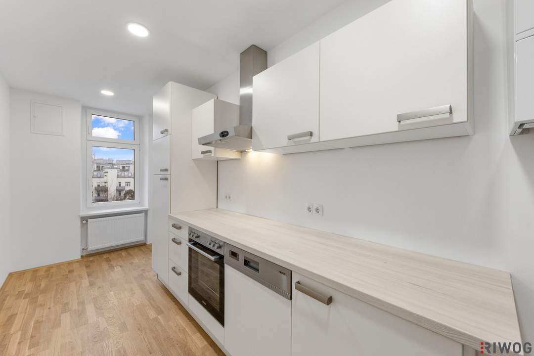 ERSTBEZUG Nähe U2 - helle 2-Zimmer Altbauwohnung I hofseitiges Schlafzimmer I separate Küchenzeile