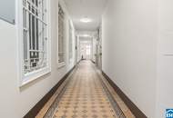 Sanierter Stilaltbau mit exklusivem Dachaubau – Wohnen über den Dächern des Dritten