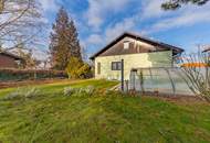 GEPFLEGTES HAUS MIT PHOTOVOLTAIK, POOL UND UNVERBAUBAREM AUSBLICK