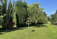 Viel Platz und ein wunderschöner Garten, alles was man benötigt um sich wohl zu fühlen.