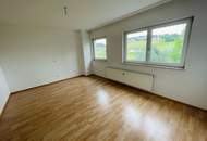 Helle 2‑Zimmer‑Wohnung mit Einbauküche, Parkplatz & Keller