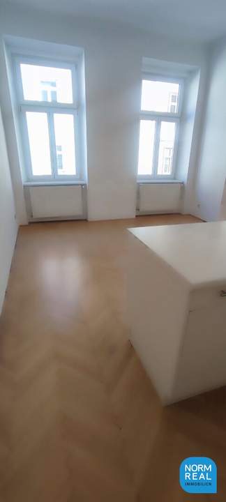 4 Zimmer Altbauwohnung