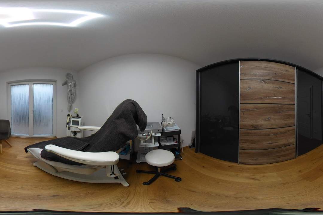 Gemütlicher Wohntraum mit viel Platz, großem Eigengrund und Dachterrasse