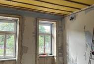 Altbauwohnung mit Charme und Potential- Sanierungsbedürfig, gestallten Sie Ihre Wohnung im 7.Bezirk..
