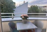 "mit Blick auf die St Elisabeth Kirche mit Terrasse"