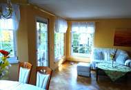 BUNGALOW INMITTEN DER VEGETATION IN RUHELAGE