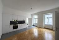Kleine Wohnung mit Blick in den Innenhof // Tiny Apartment with view in the inner court yard //