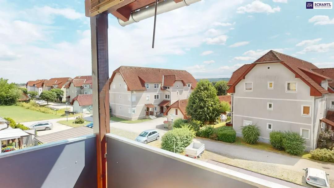 SCHNUCKELIGE MODERNE - 2 Zimmer MAISONETTE-Wohnung mit Carport!