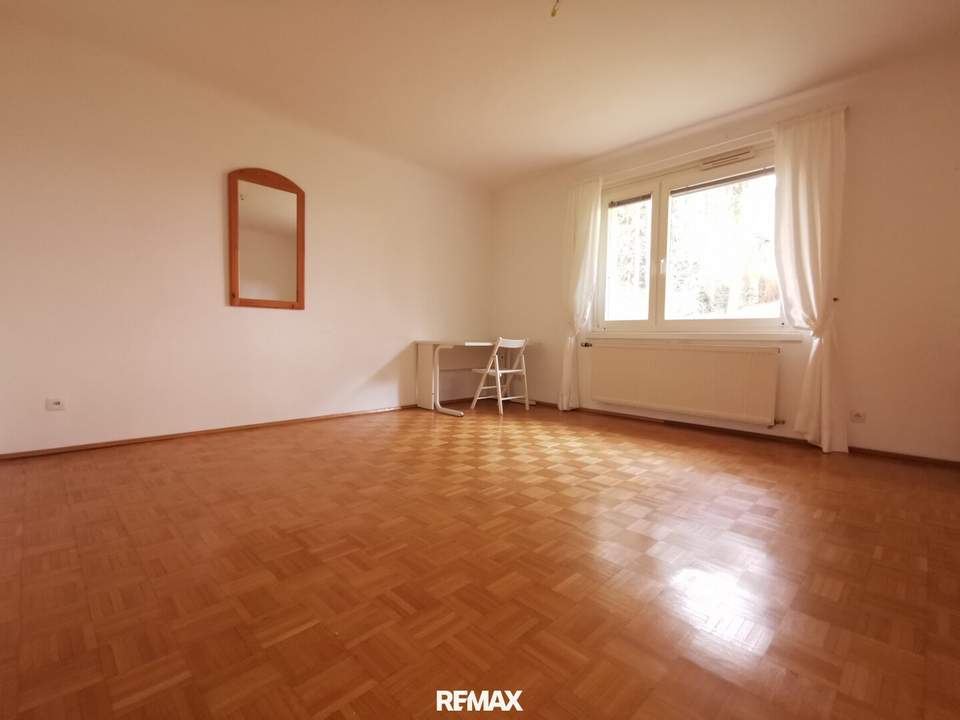 Ich bin bezugsfertig. 2 gut geschnittene Zimmer.