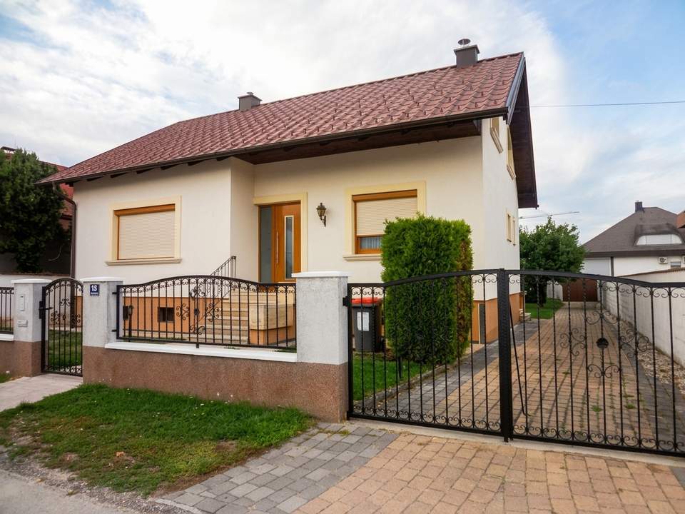 5- Zimmer-Miethaus mit Garage und Keller!