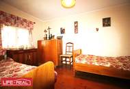 Charmantes Bauernsacherl mit Nebengebäuden - Dorfgebietwidmung, großzügigem Baugrundstück und Grünland