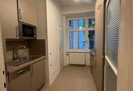 ABSOLUTE HOFRUHELAGE - TEILUNG AUF ZWEI EINHEITEN MÖGLICH - KÜCHE UND ZWEI BADEZIMMER!