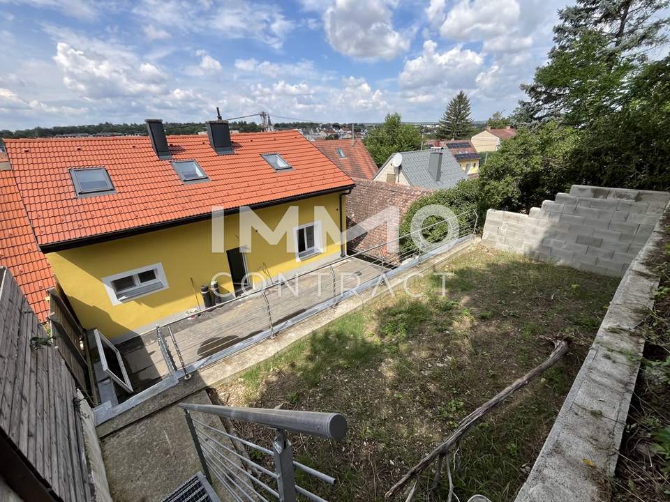 Einfamilienhaus mit Blick über die Dächer von Mistelbach