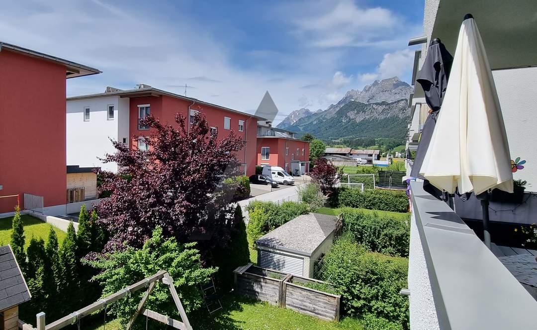 Moderne, sonnige Wohnung mit Bergblick