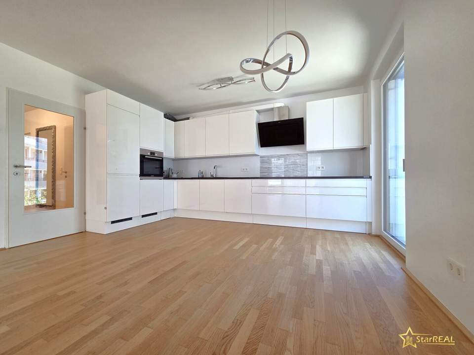 BAUJAHR 2017! MODERNER NEUBAU. 93m² WFL / 10m² LOGGIA. ECKWOHNUNG.