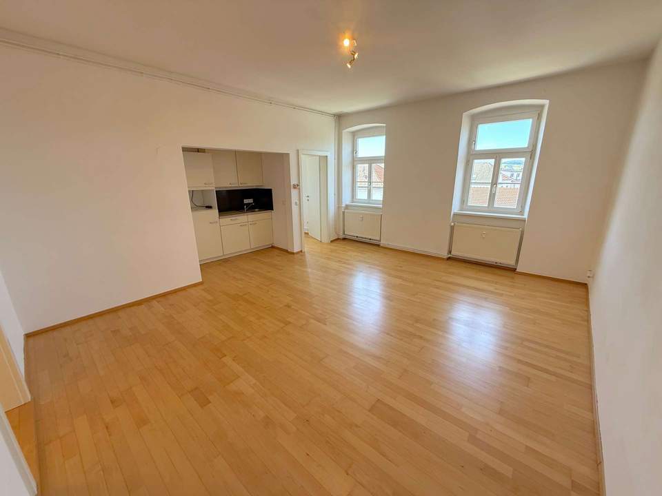 Wohnglück im Zentrum: Helle 2-Zimmer-Wohnung mit Charme