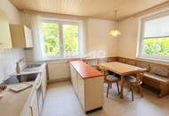 Zweifamilienhaus in ruhiger Siedlungslage von Wieselburg – Viel Platz für Familie, Generationen oder Wohnen & Arbeiten