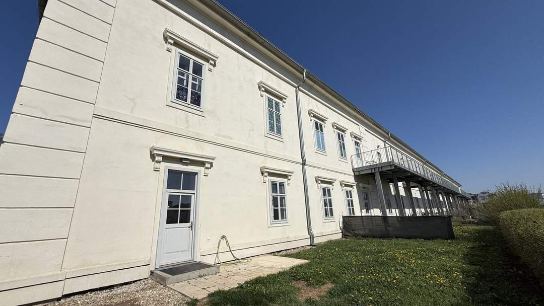 3-Zimmer Gartenwohnung! Residieren im Schloss