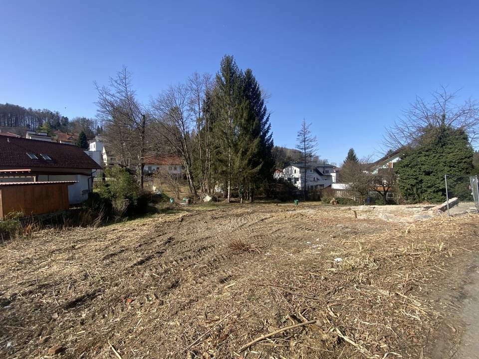 Rarität! Ca. 1.548 m² großes, ruhiges Grundstück - Stadtrandnähe, nur 10 Minuten vom LKH entfernt!