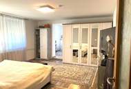 "Ein-/Zweifamilienhaus, neu renoviert, mit 2 Wohnungen (je 120m²) und Pool!"